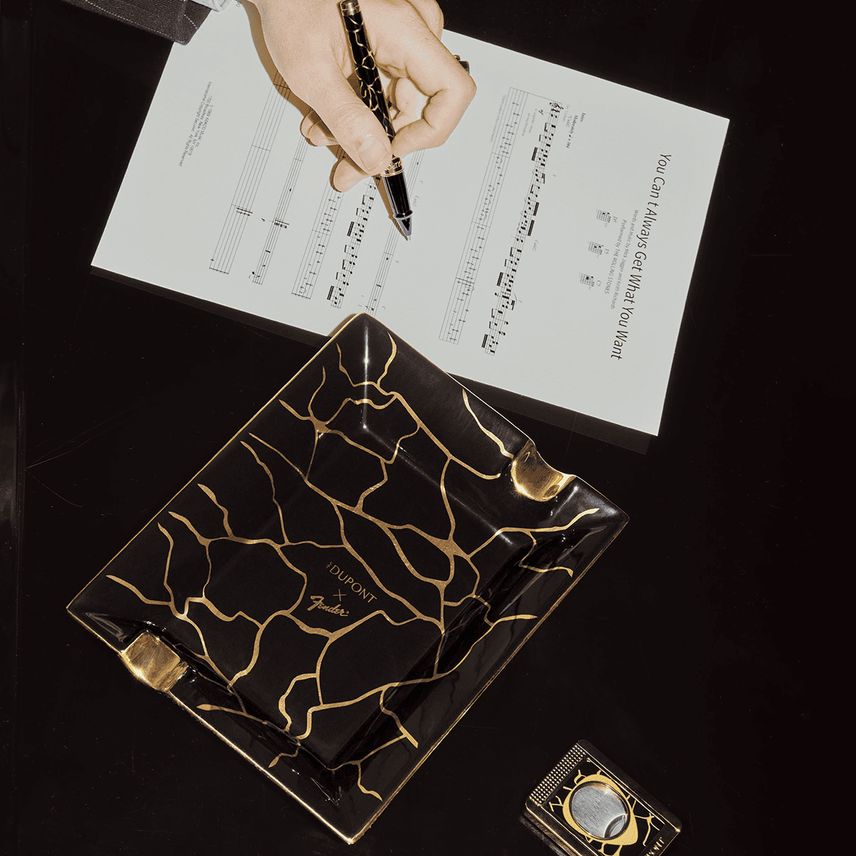 Пепельница Fender 6425 Цвет Золотистый Костяной фарфор, отделка позолотой | S.T. Dupont